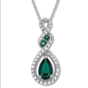 Gorgeous emerald/white sapphire SS necklace